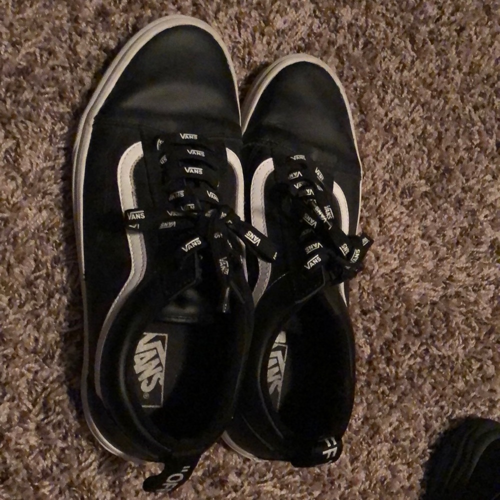 vans size 10 black and white off whites